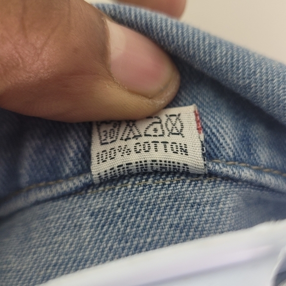 Light Wash Jean Jacket Women 3XL Ripped Detail Button Up - Picture 5 of 10